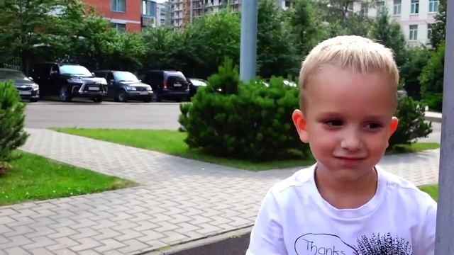 BAD BABY ARE YOU SLEEPING - Outdoor Playground & Learn Colors with tape for kids смотреть онлайн