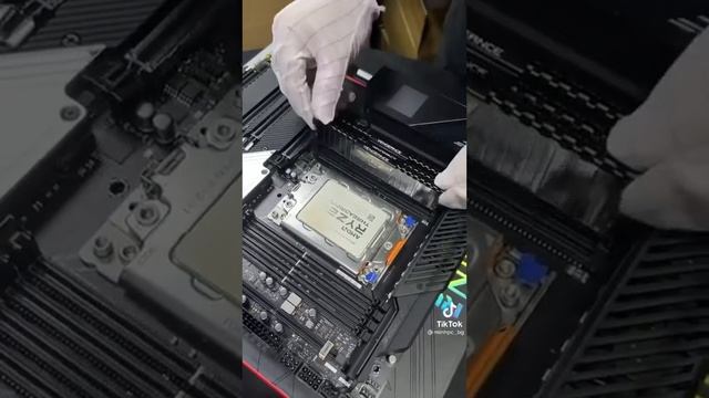 AMD Ryzen Threadripper PC Building смотреть онлайн
