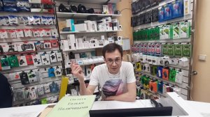 Персонаж из магазина Liberty Воронеж напал на Шамардина и переобулся из боевого петуха в ботана