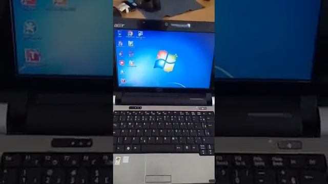 Netbook Acer Aspire One D250 1080 com Windows 7 смотреть онлайн
