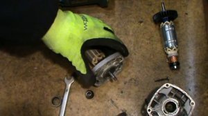 Макита 9555 NB Ремонт болгарки замена якоря и подшипника прозвонка кнопки, статора и якоря, якорь и