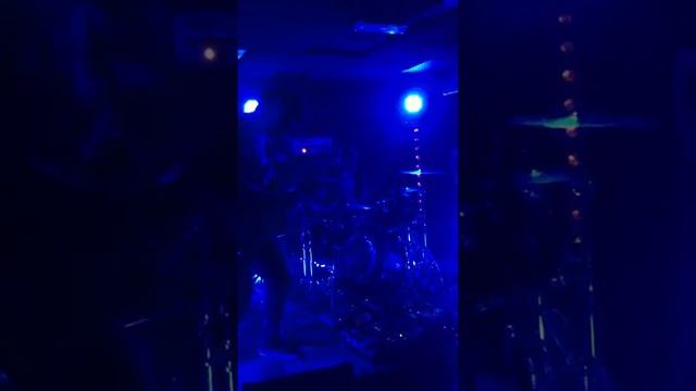 Mutiny On The Bounty @ Sticky Mike's Frog Bar смотреть онлайн