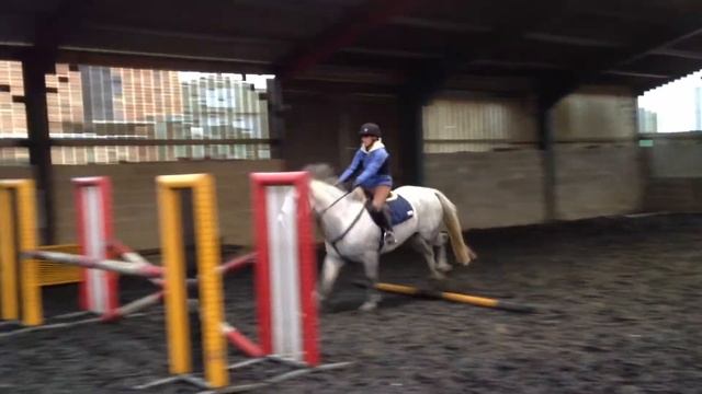 Pebbles Jumping 1 смотреть онлайн