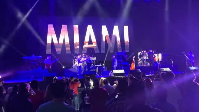 Bamboleo - Gipsy Kings by André Reyes ( Arena Monterrey 2021) смотреть онлайн