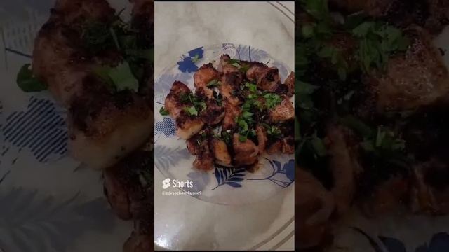 Здесь очень вкусно;)
