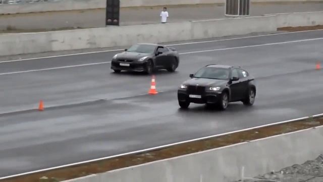 BMW X6 M VS NISSAN смотреть онлайн
