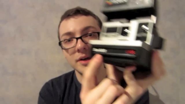 Polaroid Sun 600 LMS Instant Film Camera Review смотреть онлайн