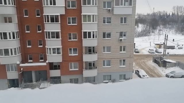 Весь офис смеялся над глухой уборщицей. Но когда директор проверил её по камерам, то все обомлели!