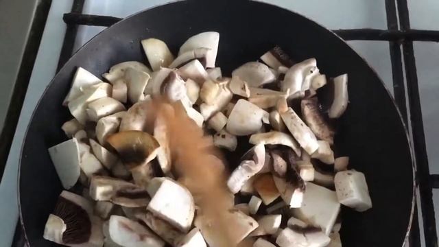 Шампиньоны жареные. Можно и проще, но... Просто и вкусно! смотреть онлайн
