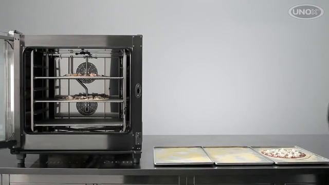 Приготовление пиццы в Пароконвектомате UNOX BakerTop™ смотреть онлайн