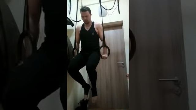 #Отжимания в #кольцах смотреть онлайн