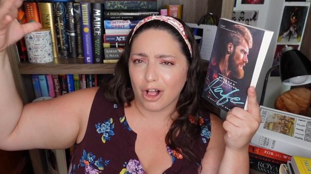 Cinnamon Roll Heroes| Romance Trope Book Recs смотреть онлайн