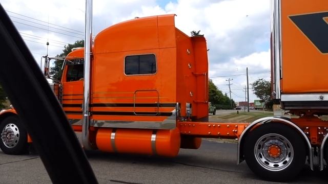 Дальнобой. США. Custom Peterbilt Custom Kenworth W900