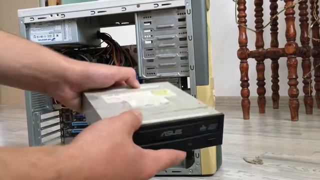 Обслуживание ПК из Прошлого / 10 Лет Спустя смотреть онлайн