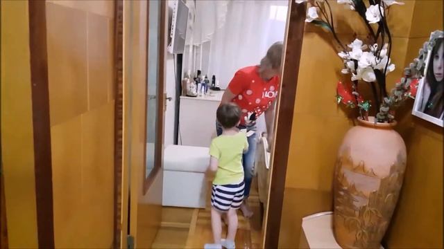 КВЕСТ!!!! Найди подарок! Глеб ищет свой подарок! В поисках крутого подарка! Квесты для детей! смотреть онлайн