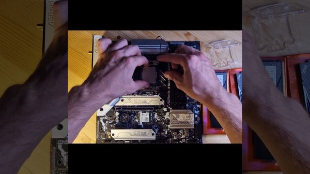 установка процессора lga1700 сокет i5 13600kf и оперативной памяти смотреть онлайн