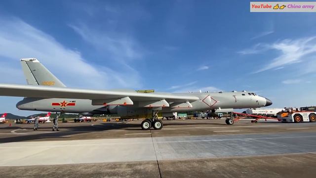 Махина бомбардировщик H-6K на выставке смотреть онлайн