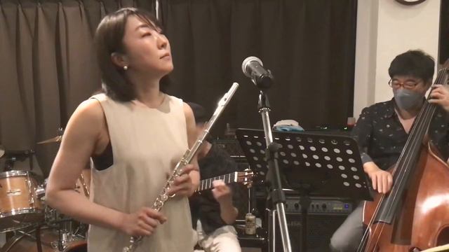[JAZZ FLUTE]guiter trio/BEATRICE/ベアトリス/ベアトリーチェ/fl榎美子/gt戸田秀行/ba石橋周三 смотреть онлайн