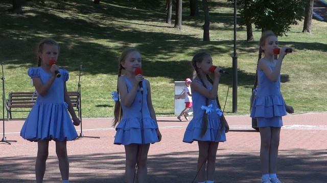 "Мамочка"- Выступление в парке Победителей(День города.Витебск)-3 смотреть онлайн