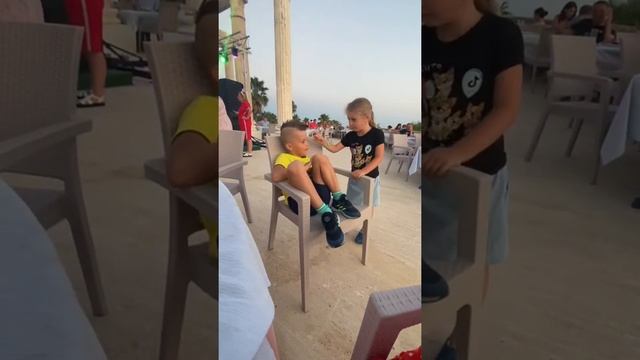 ФЛИРТ или КАК СДЕРЖАТЬ ЭМОЦИИ? смотреть онлайн