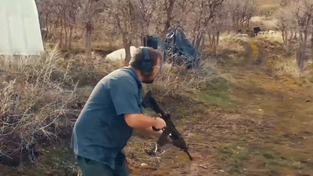Американцы кинули в ГРЯЗЬ АК 74 и AR-15 и СРАВНИЛИ их по стрельбе смотреть онлайн