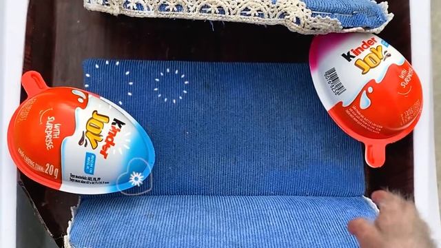 Monkey Baby Bon Bon doing shopping in Kinder Joy Egg store and eat chocolate with puppy смотреть онлайн