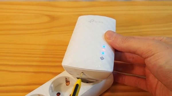 TP-Link RE190 Wi-Fi Extender • Factory reset