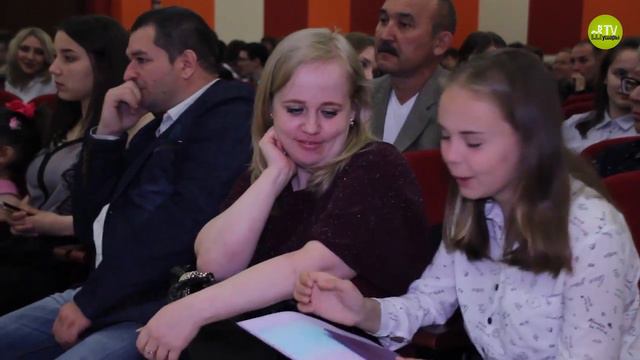 Шушары. Вручение аттестатов ученикам 9 классов 93 школы смотреть онлайн