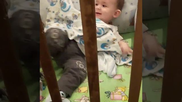 Как уложить ребенка спать. Ребенок сам укладывается спать смотреть онлайн