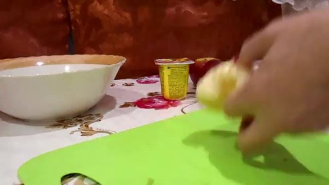 Фруктовый салат АССОРТИ с йогуртом. Быстро, просто и вкусно! смотреть онлайн