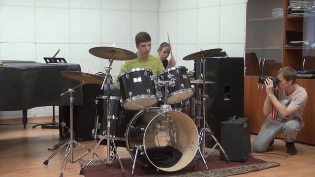 Verizhenko Alexandr - David Garibaldi "Eskape from Oakland". смотреть онлайн