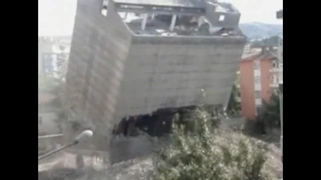 Облом со сносом здания смотреть онлайн