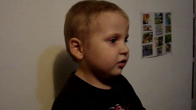 Сережка рассказывает стишок про Владика смотреть онлайн