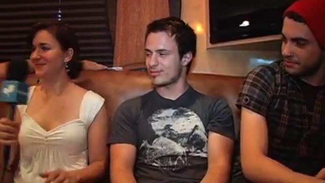 Paramore Buzznet Interview with Josh, Taylor and Zac! смотреть онлайн