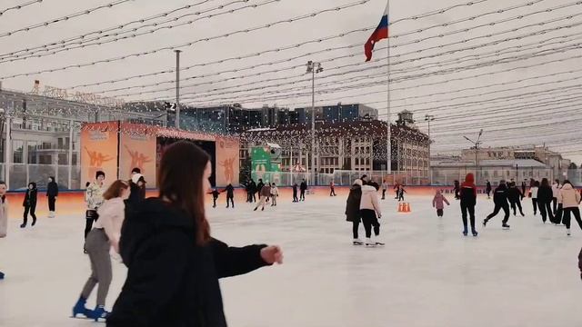 В Туле Губернский каток закрыли с дискотекой и розыгрышем призов