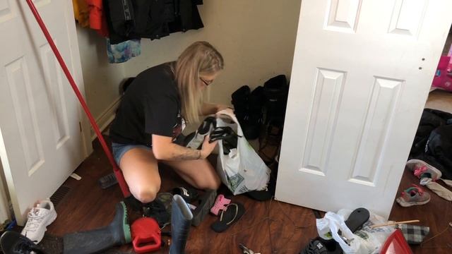 EXTREME CLOSET CLEAN OUT | DECLUTTER AND ORGANIZE смотреть онлайн