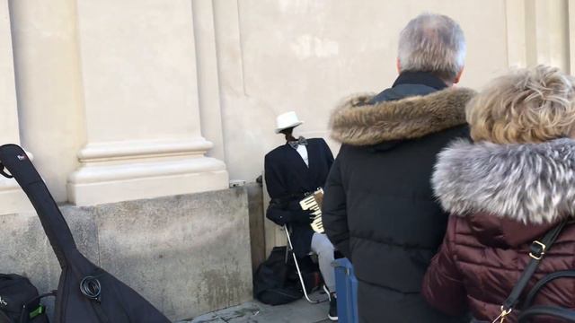 Headless Accordion Busker Munich Altstadt Germany смотреть онлайн