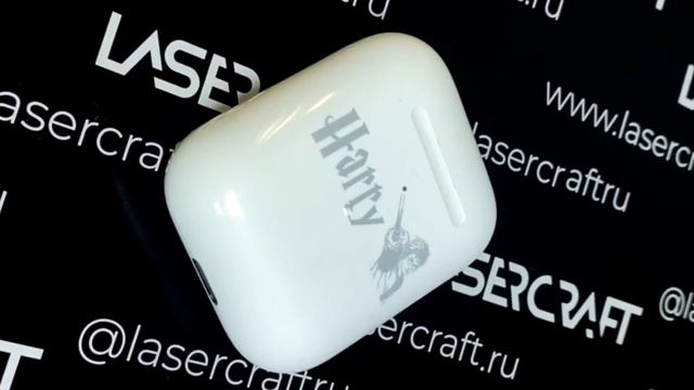 Лазерная гравировка на AirPods кастомизация наушников Apple смотреть онлайн