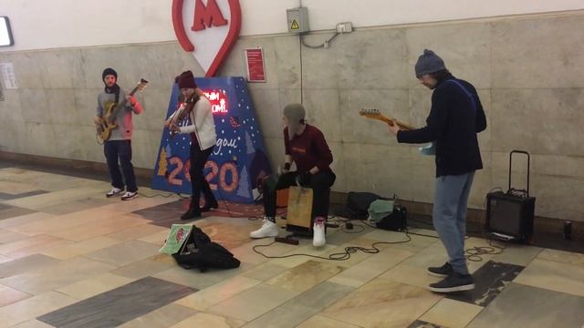 Музыканты в московском метро смотреть онлайн