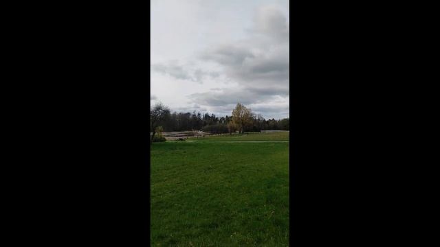 В данном видео фотографии и видео с территории замка смотреть онлайн