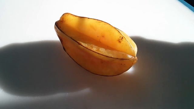 How to eat a Starfruit or Carambola смотреть онлайн