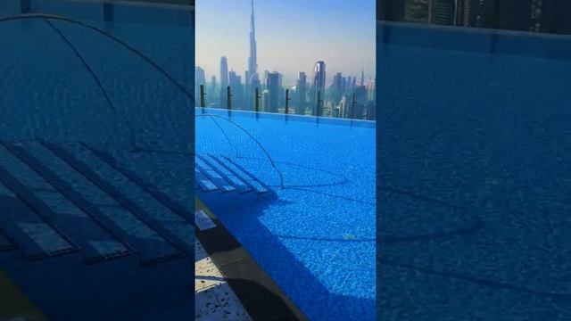 World's Highest Infinity Pool in Dubai смотреть онлайн