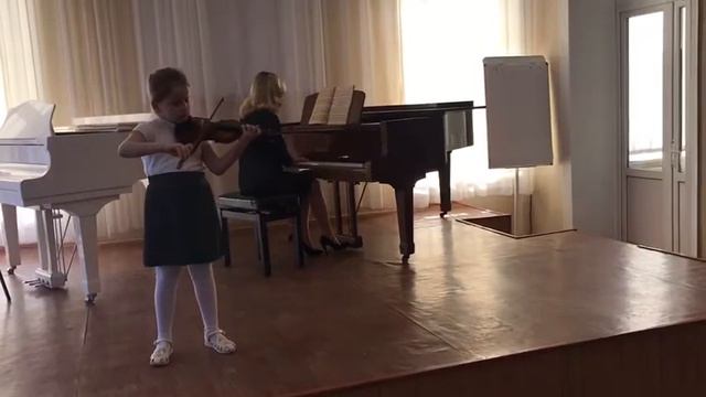 Нуштаева Милена играет Аллегретто Моцарта. смотреть онлайн