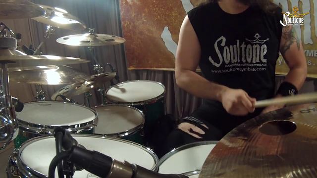Fred Aching Rios - Crownless - Travelers of time смотреть онлайн