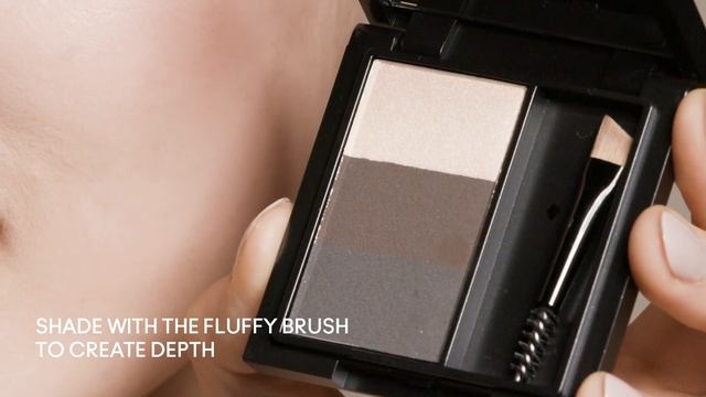 HOW TO: Accentuate Straight Brows | MAC Cosmetics смотреть онлайн