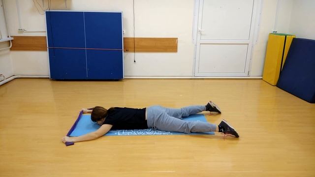 10 упражнений с лентой - эспандер. Полноценная тренировка. смотреть онлайн