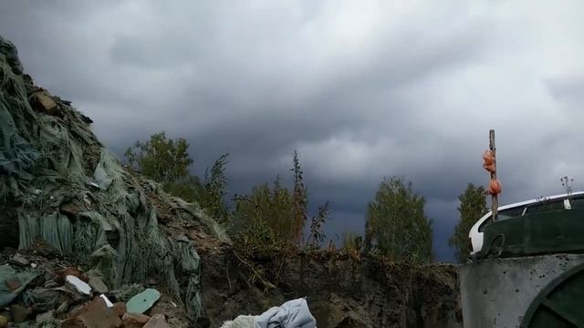 Бурение дыр в железобетонных колодцах отбойным молотком смотреть онлайн