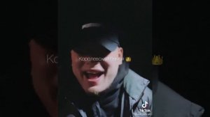 Она одна танцует вальс ?