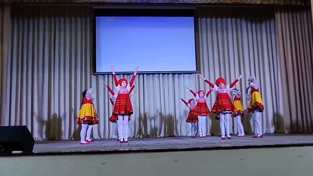 Образцовый хореографический ансамбль "Шалунишки" народный танец "Земляничка-ягодка" смотреть онлайн
