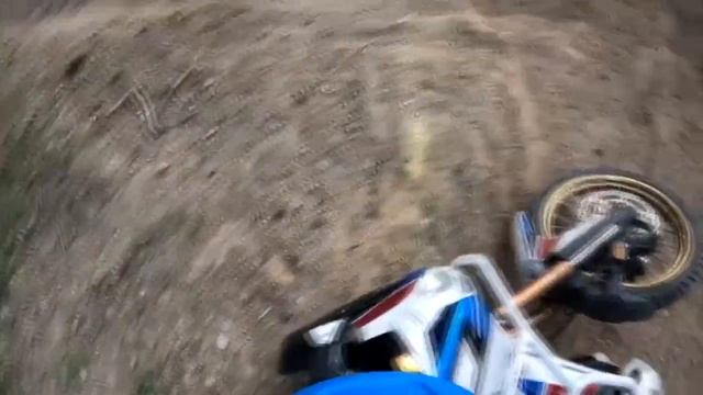 Падение на Honda Africa Twin CRF1100 ADV смотреть онлайн
